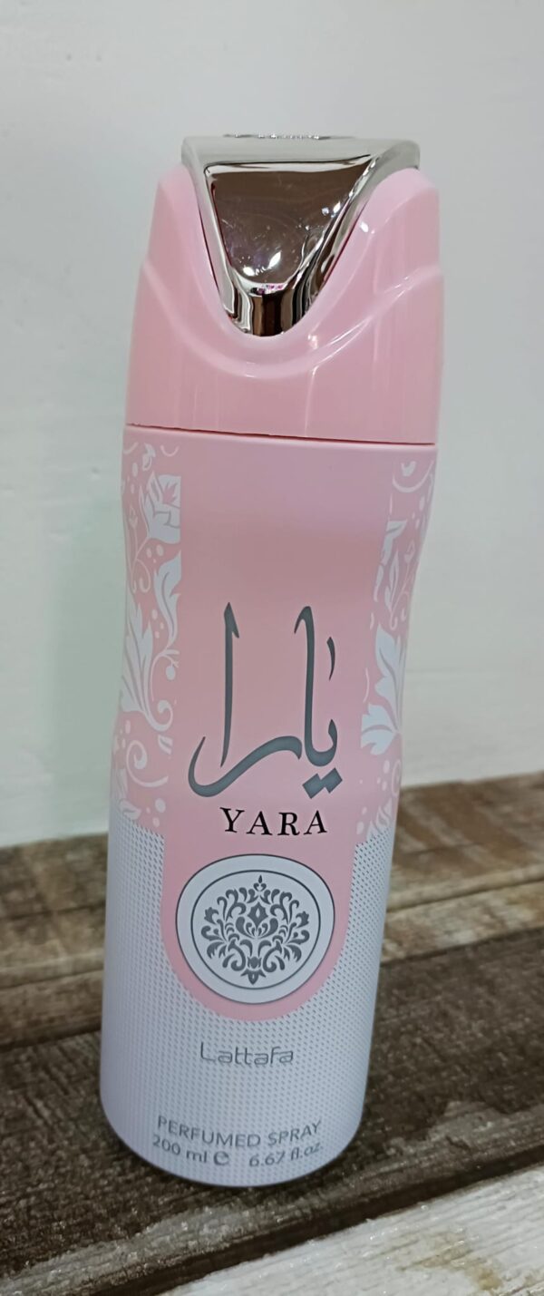 Perfume en espray Yara rosa